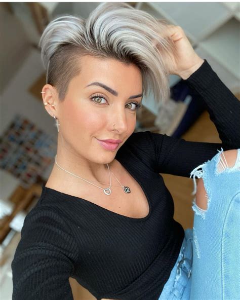 short lesbian haircuts|40 Stylish and Inspirational Lesbian Haircuts for 2024